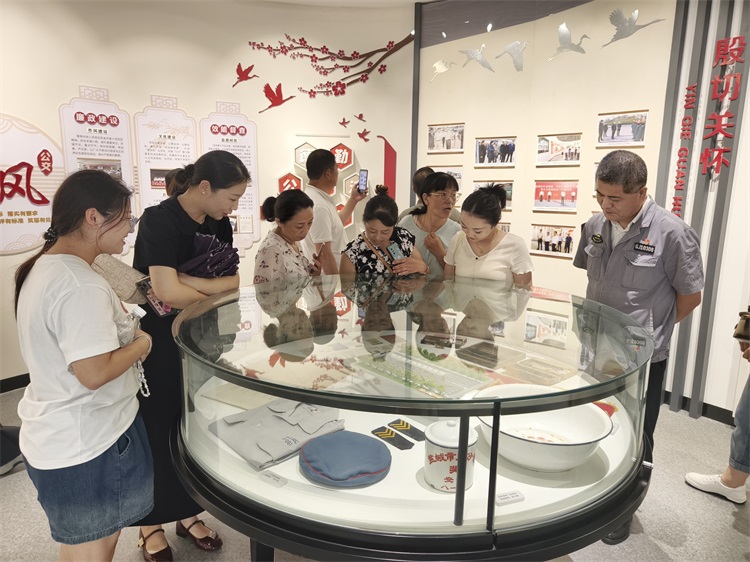 座談會(huì)2.jpg